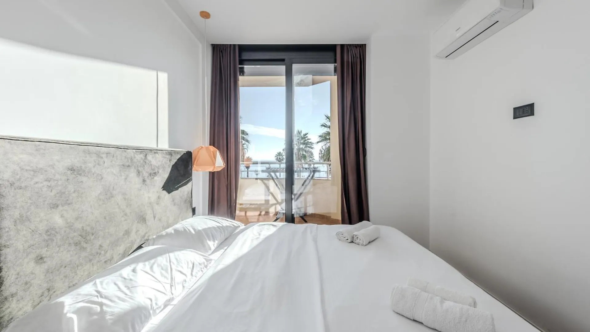 Appartement Amazing Beachfront Oasis 2 Durrës